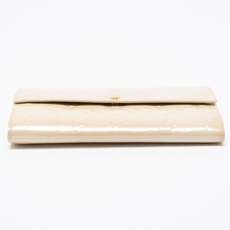 Louis Vuitton Blanc Corail Monogram Vernis Leather Sarah Wallet - Logoexplore - Image 7