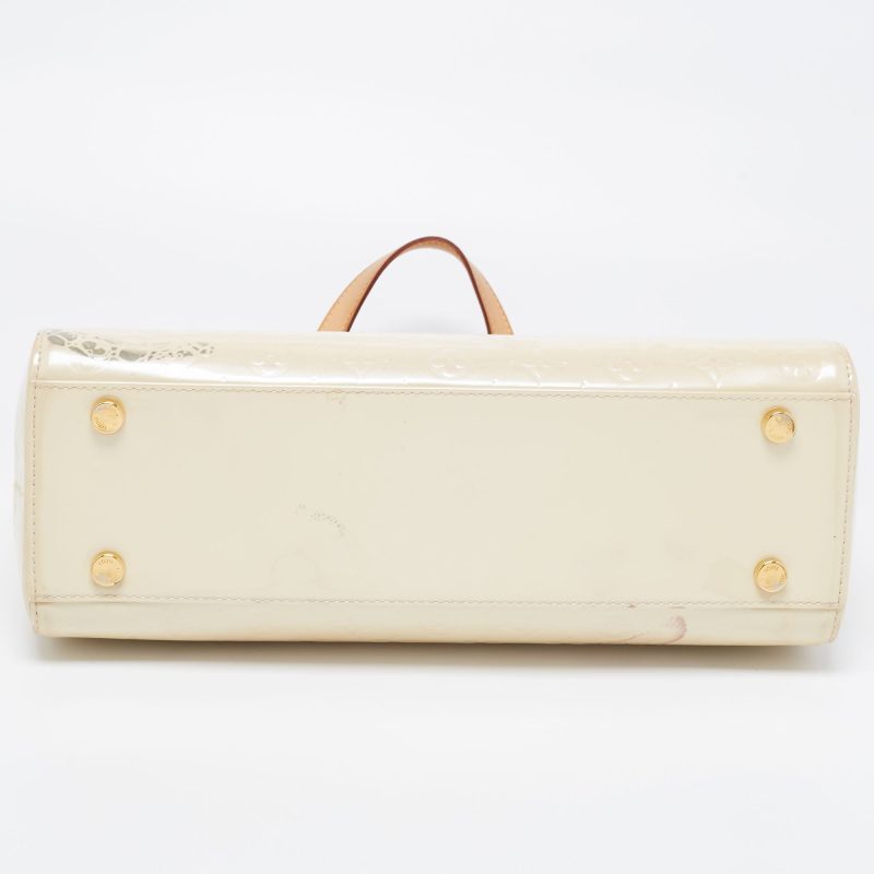 Louis Vuitton Blanc Corail Monogram Vernis Brea GM Bag - Logoexplore - Image 8