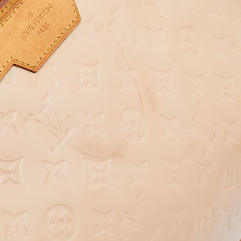 Louis Vuitton Blanc Corail Monogram Vernis Brea MM Bag - Logoexplore - Image 6