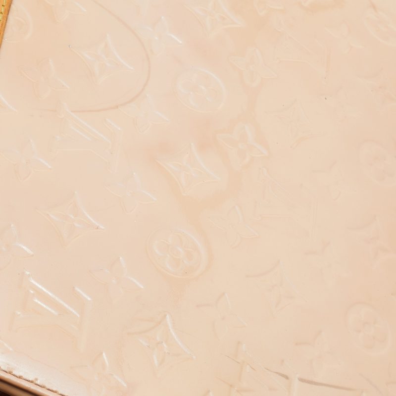 Louis Vuitton Blanc Corail Monogram Vernis Brea MM Bag - Logoexplore - Image 7