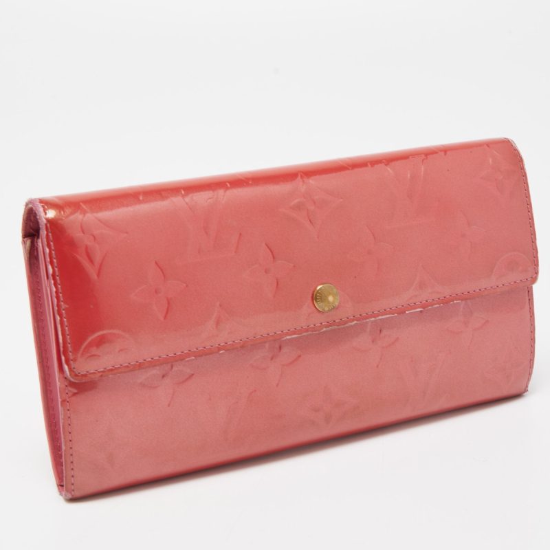 LOUIS VUITTON Framboise Monogram Vernis Sarah Wallet - Logoexplore - Image 8