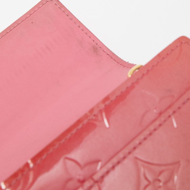 LOUIS VUITTON Framboise Monogram Vernis Sarah Wallet - Logoexplore - Image 7