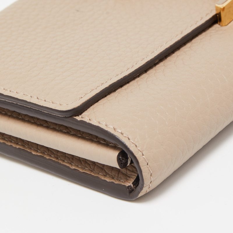 LOUIS VUITTON Galet Taurillion Leather Capucines Wallet - Logoexplore - Image 8